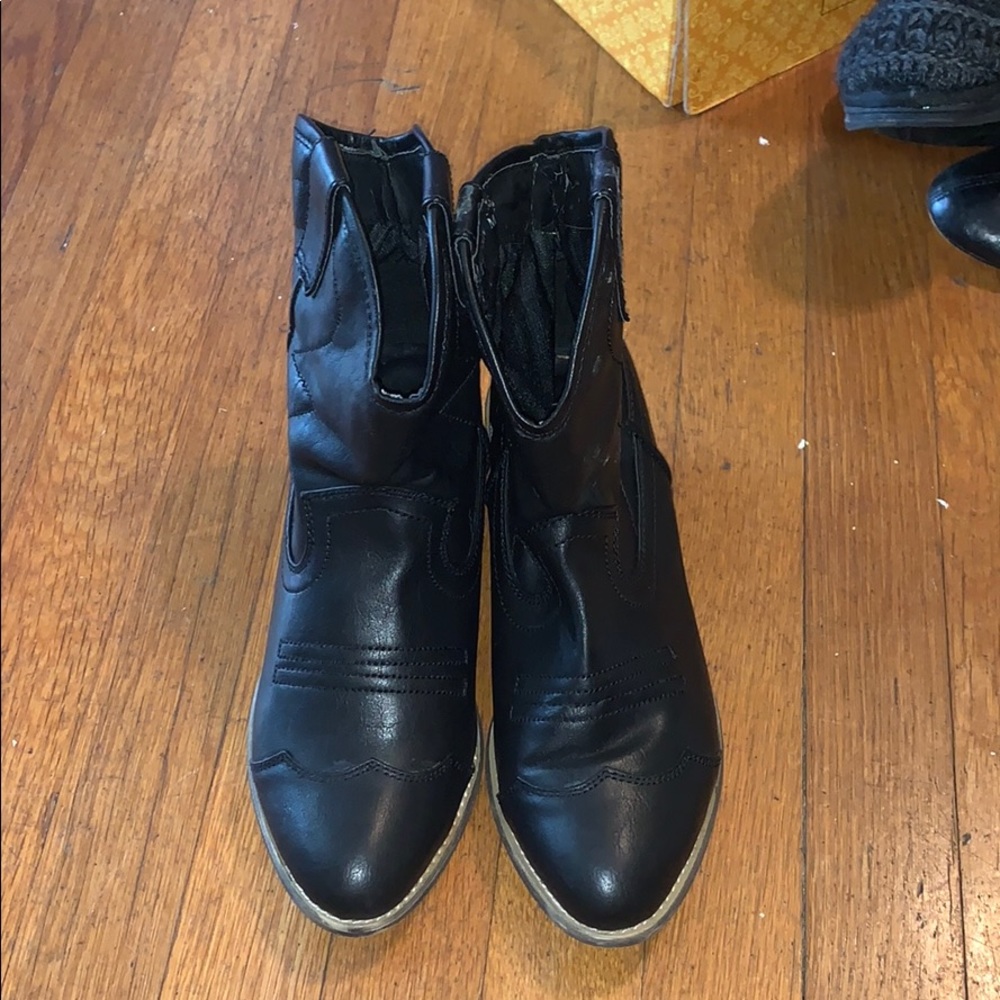 Mixx Shuz black cowgirl boots